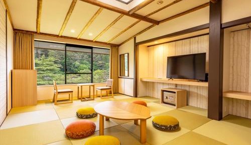 Quadruple Room with Mountain View