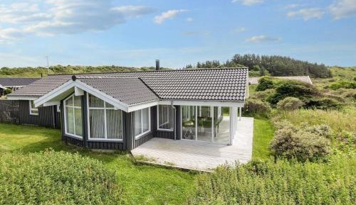 Three-Bedroom Holiday Home 