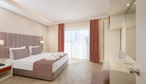 Family Room ( 4 Adults )