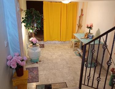 Deluxe Studio