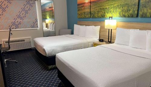 Queen Room with Two Queen Beds - Non-Smoking