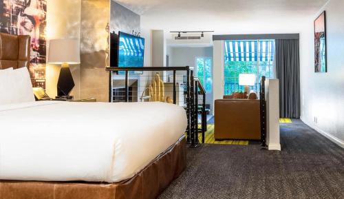 ADA Premier King Suite
