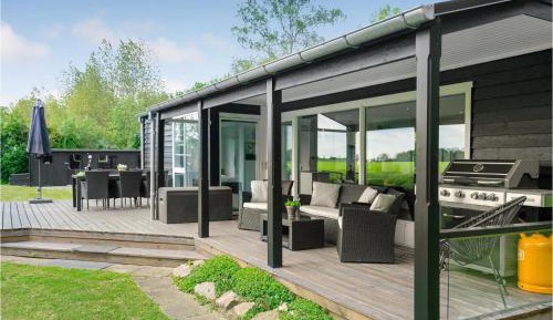 Three-Bedroom Holiday Home 