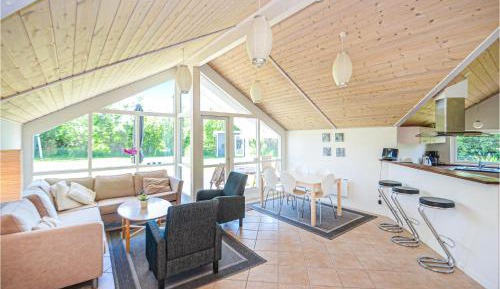 Three-Bedroom Holiday Home 