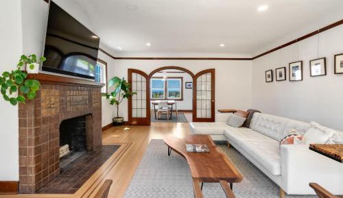Six-Bedroom Holiday Home