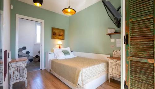 Deluxe Room (1 adult + 1 child)