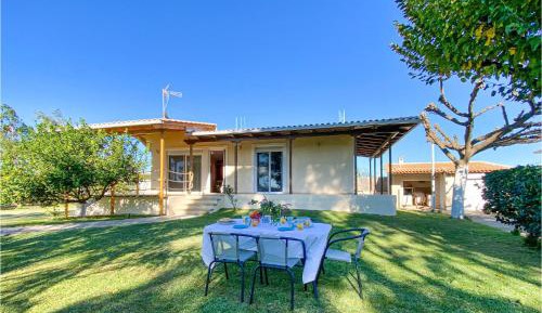 Three-Bedroom Holiday Home 