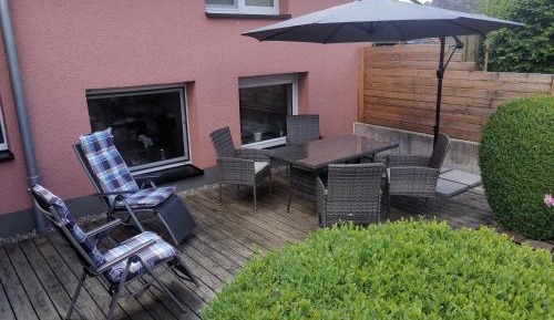 Three-Bedroom Apartment with Shower