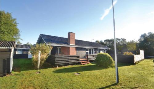Three-Bedroom Holiday Home 