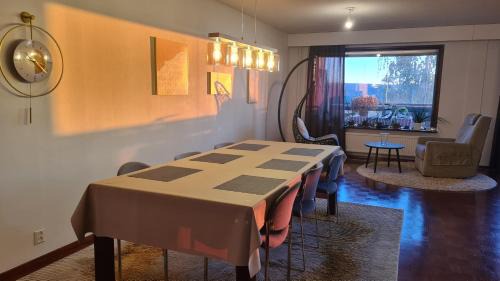 Three-Bedroom Apartment with Lake View