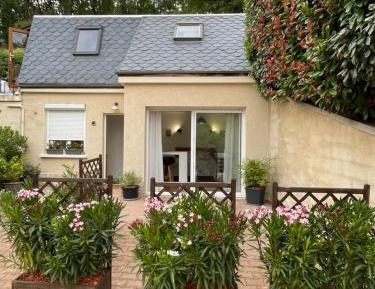 Studio with Terrace