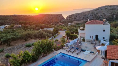 Family Two-Bedroom Apartment with View