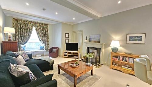 One-Bedroom Apartment - Non-Smoking
