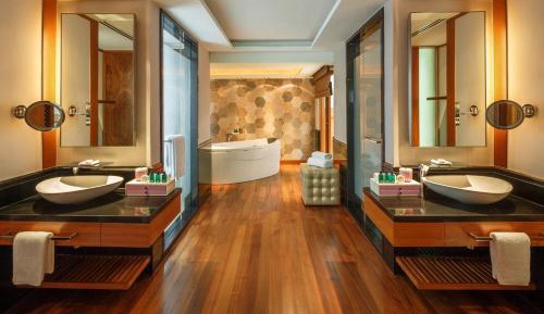 Villa du Jardin, 1 King Size Bed & 2 Single Beds, Private Pool