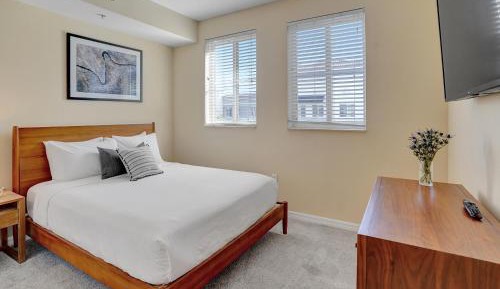 Two-Bedroom Apartment with City View