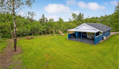 Three-Bedroom Holiday Home 