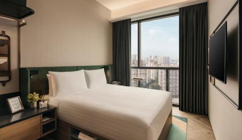 Deluxe Queen Room
