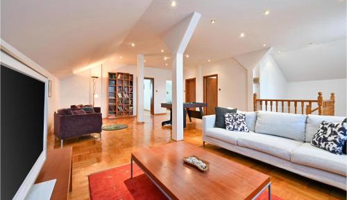 Three-Bedroom Vacation Home 