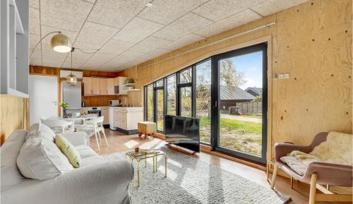 One-Bedroom Holiday Home