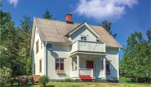 Three-Bedroom Holiday Home 