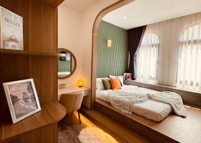 One-Bedroom Apartment with Balcony