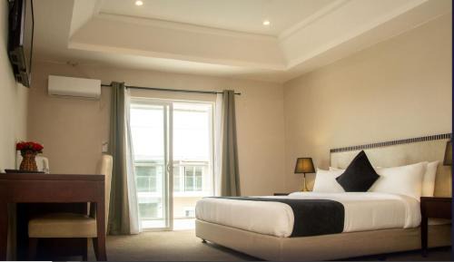 Deluxe King Room