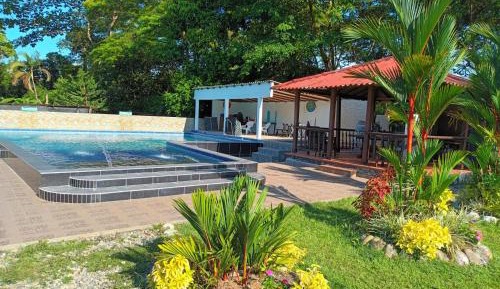 Family Room with Garden View
