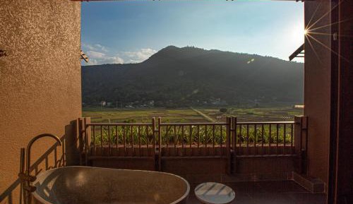 Executive Twin Room with Mountain View