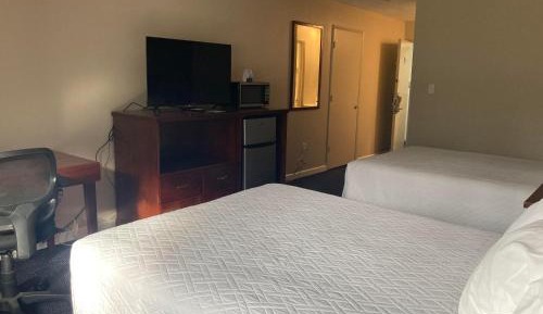 Queen Room with Two Queen Beds - Non-Smoking