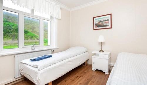 Twin Room with Shared Toilet
