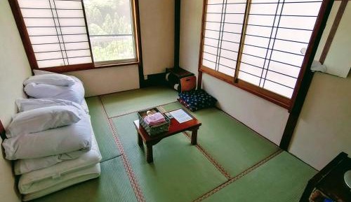 Japanese-Style Twin Room with Shared Shower