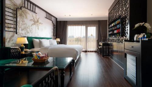 Junior Suite with Balcony
