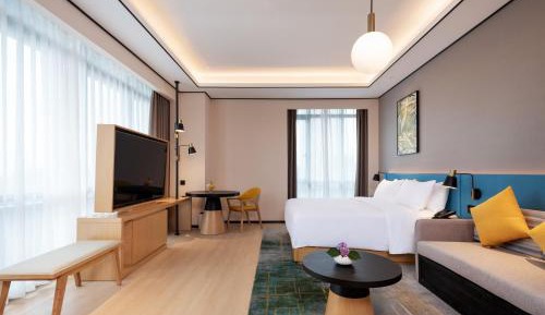 Deluxe King Room