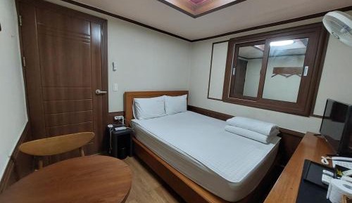 Double Room - No Parking