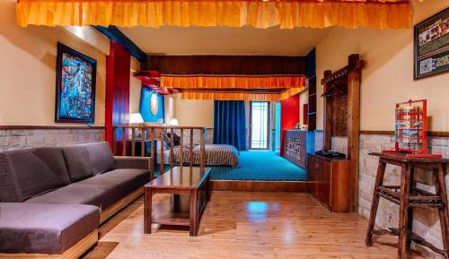 Deluxe Suite