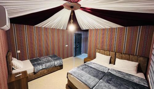 King Room with Mountain View