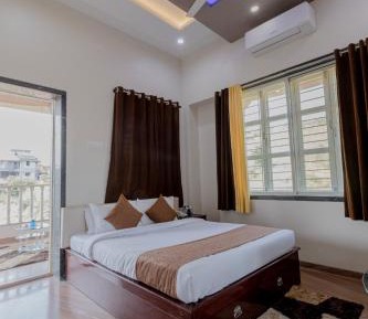 King Room with Balcony