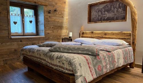Quadruple Room with Private Bathroom