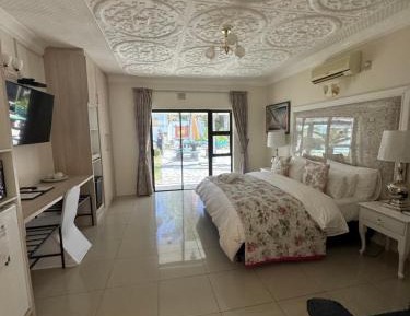Superior King Suite