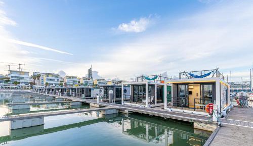 One Cabin Boat