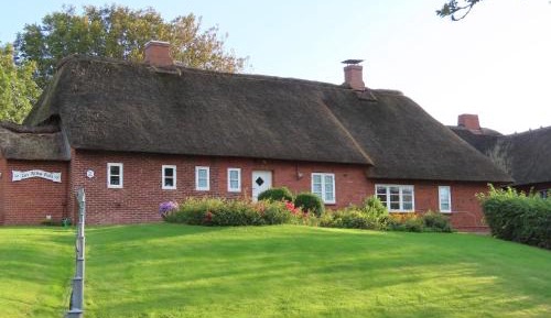 Superior One-Bedroom Apartment