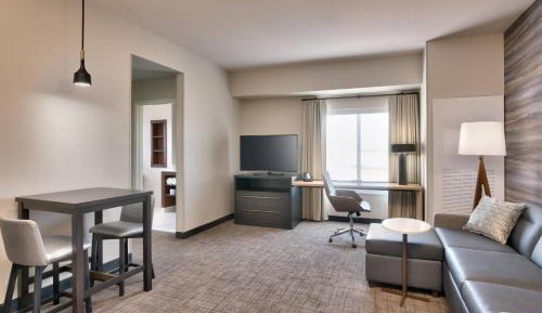 1 Bedroom Suite, 1 King, Sofa bed