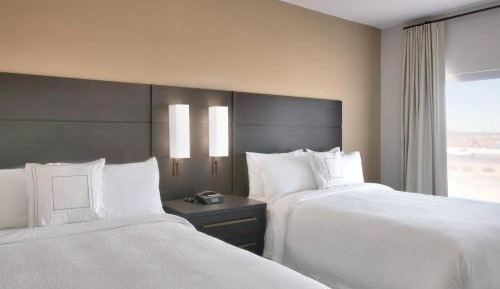 One-Bedroom Queen Suite with Sofa Bed - Hearing Accessible