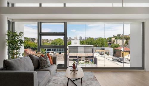 One Bedroom Apartment With Study