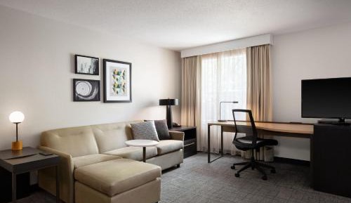 King Studio with Sofa Bed