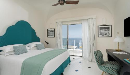 Deluxe Room with Sea View