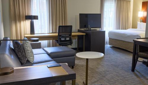 King Studio with Sofa Bed