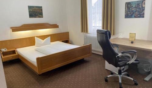 Large Double Room
