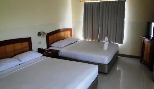 Family Room (2 Adults + 2 Children)