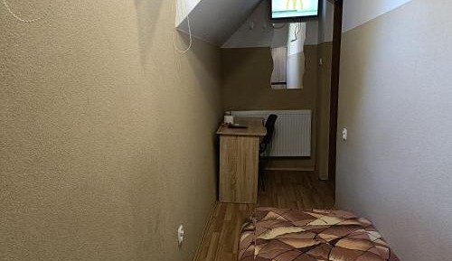 Single Room with Shared Bathroom